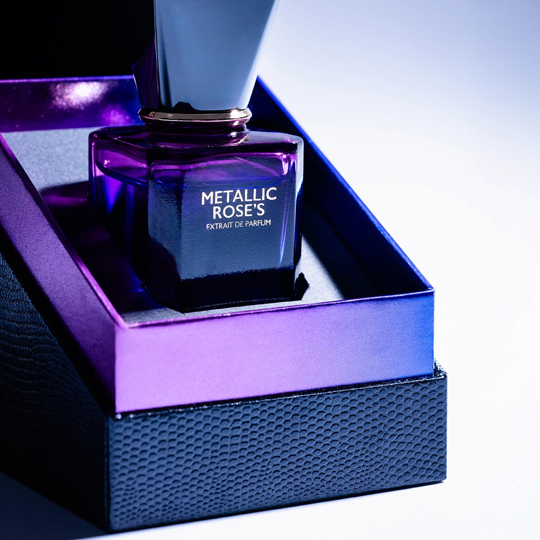 Alex Perfume Metallic Rose's Eau De Parfum Imagery 2